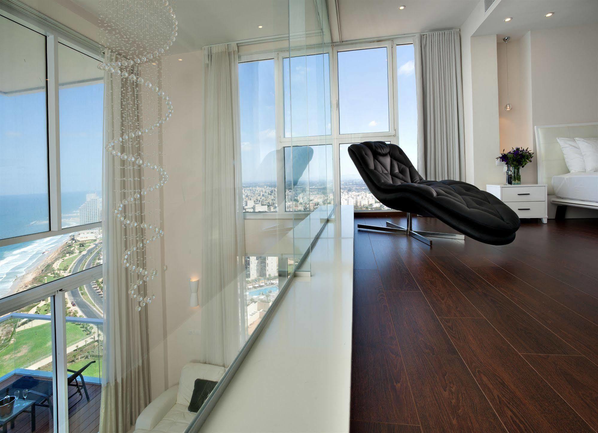 Island Luxurious Suites Hotel And Spa Netanja Exteriér fotografie