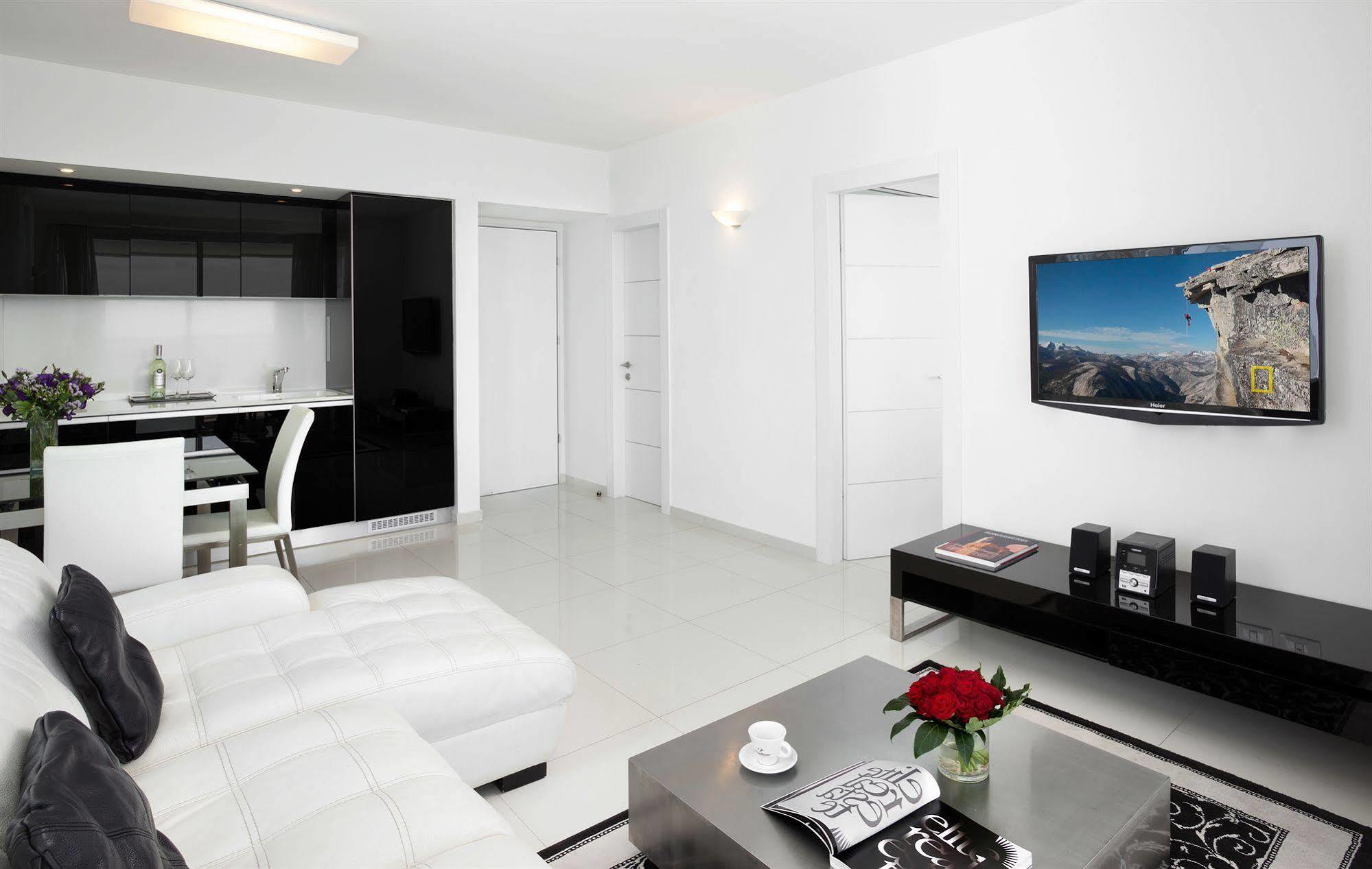 Island Luxurious Suites Hotel And Spa Netanja Exteriér fotografie