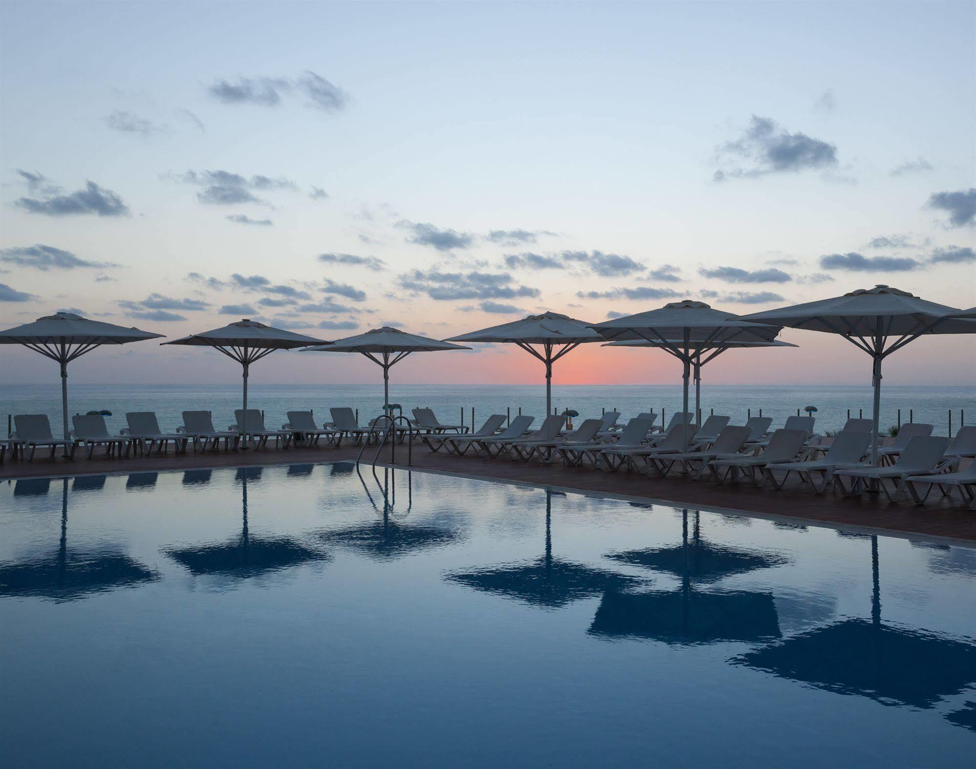 Island Luxurious Suites Hotel And Spa Netanja Exteriér fotografie