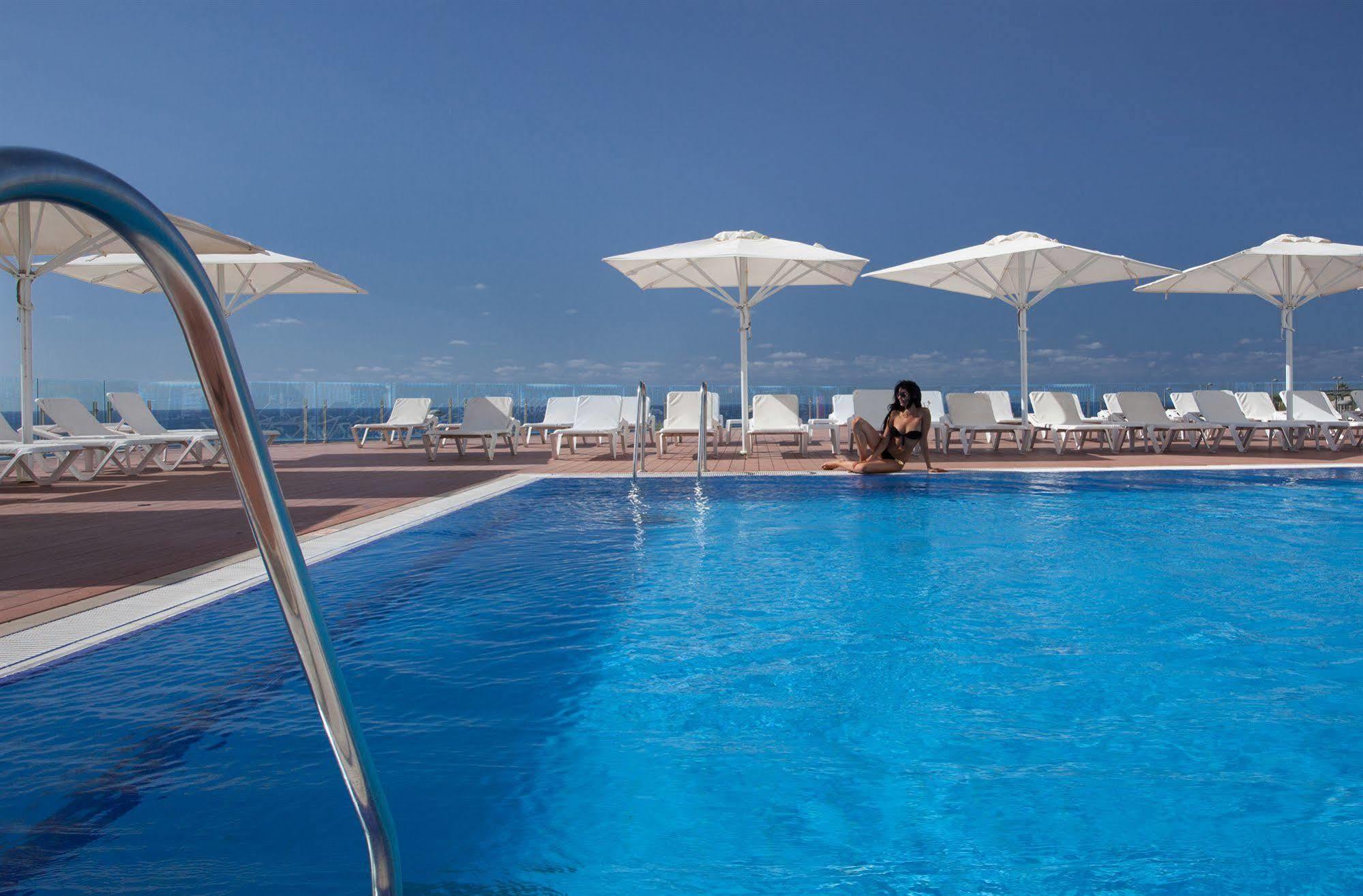 Island Luxurious Suites Hotel And Spa Netanja Exteriér fotografie